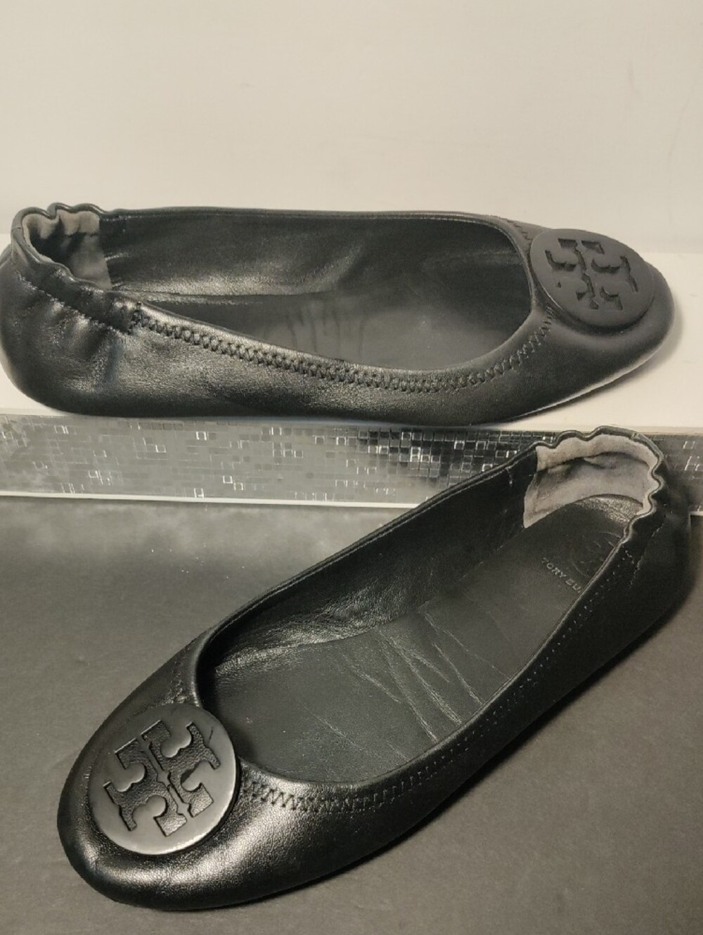 Tory Burch Reva Soft Leather Black Ballet Flats Tonal Logo Size 7.5